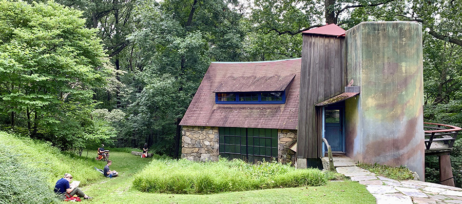 students sketching outside esherick studio in media pennsylvania